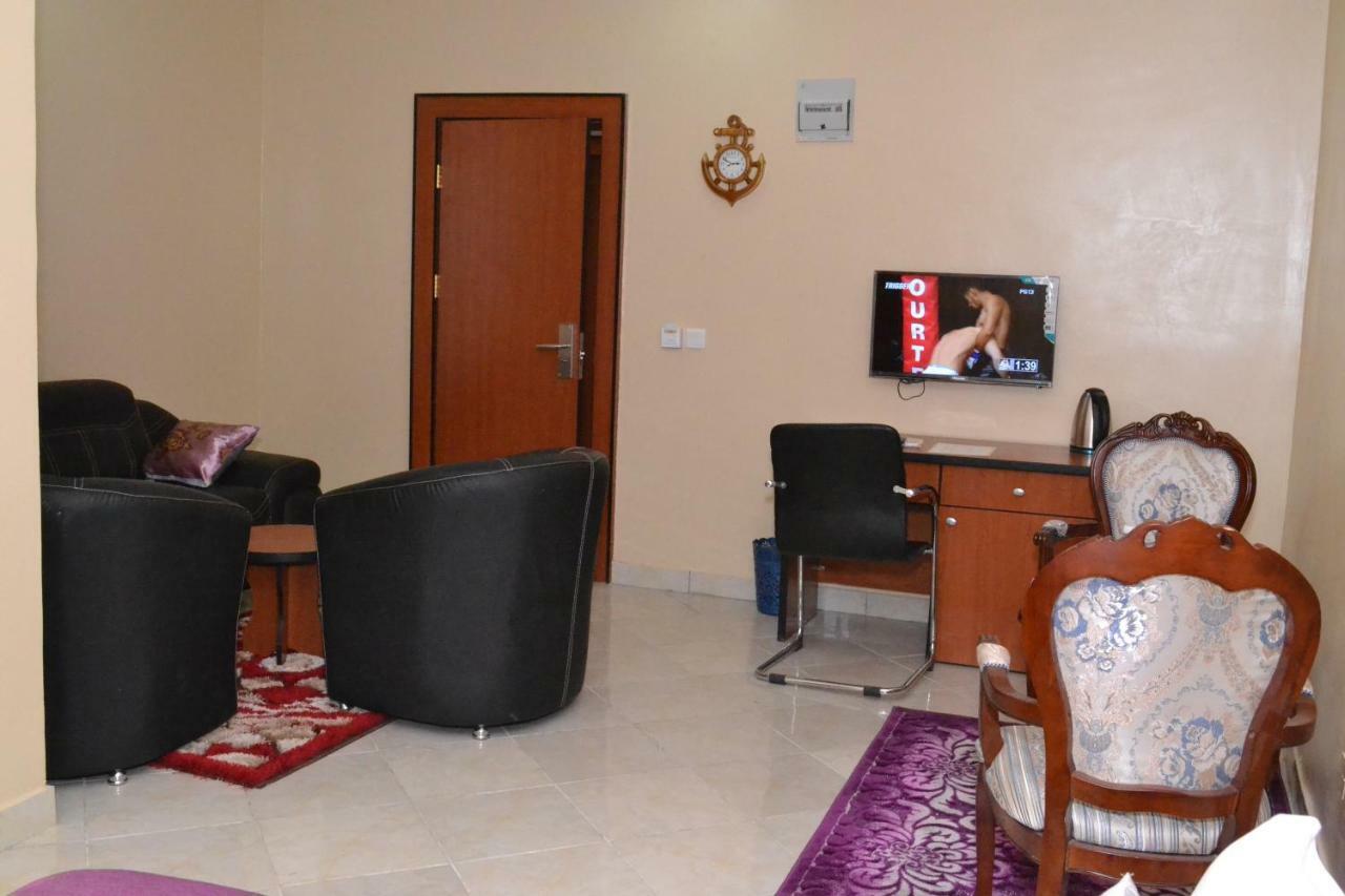 فندق أجنحة ليمو مدينة بنين المظهر الخارجي الصورة